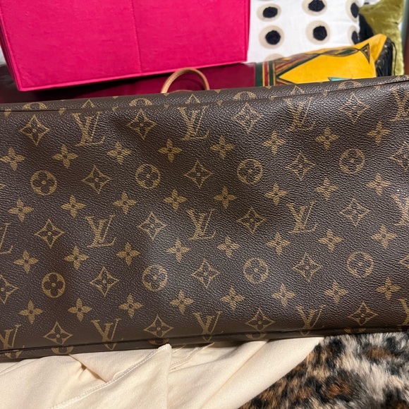 Authentic LOUIS VUITTON Monogram Neverfull GM - Picture 2 of 16